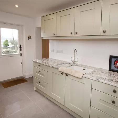 4 Bed In Oc-g0074 Holiday home