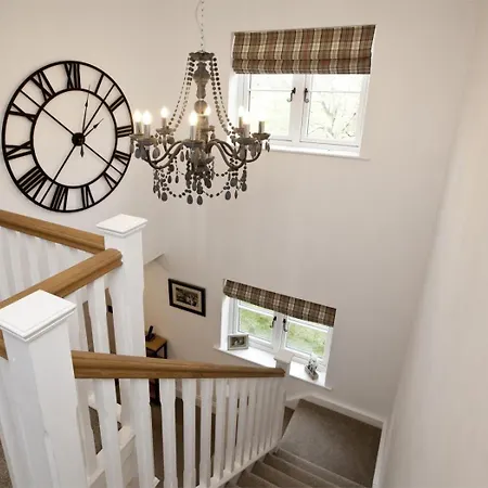 4 Bed In Oc-g0074 Holiday home